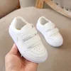Chaussures d'Athlétisme Enfant Printemps Et Automne Petit Blanc Cuir Simple Respirable Garçon Fille Simple Etudiant Perfo