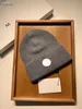 Brand de chapeau en tricot de luxe Designer Bamans CAP Men de bonnet Femmes Automne Hiver Wool Coupages Skull Casual Fashion Fonction 8 Couleurs