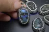 Colliers pendants Labradorite Naturel Skull Skull Stone Paves Crystal Perles sur le collier de l'ajustement latéral Fabriquant 5pc / Lot