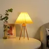 Table Lamps Vintage Korean Atmosphere Lamp Handmade Cloth Lampshade Desk Wood Bedroom Bedside Decor Nightlight