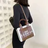 Sac à bandoulière asymétrique épaule dénudée pour femme, fourre-tout signature de grande capacité, nouvelle mode, sac messager simple, sens avancé, hiver 2022