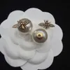 Stud Europeu e Americano Tendência Sier Needle Bee Diamond Pearl Brincos Temperamento Senhoras Moda Marca Jóias Presente 221111