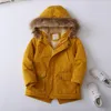 Roupas de grife infantil garotas garotas de tench grossa garotos jackets com algodão, vestidos de veludo de inverno, casacos com capuz de capa de malha de moda de manga longa BC166