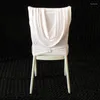 椅子は、ブライダルシャワーの結婚式の装飾のためにバランスとダイヤモンドバンドを備えた10pcsの白いスパンデックスチェアバリバックカバー