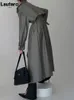 Femmes en cuir Faux Lautaro printemps automne long gris Pu Trench manteau pour femmes manches Raglan ceinture piste de luxe concepteur mode européenne 221111