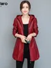 Damesleer Faux Lautaro Autumn Black Wine Red waterdichte jassen voor vrouwen met hood ritsontwerper Elegante luxe jassen Slim Fit 221111