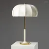 Bordslampor Post Modern Retro Lamp LED -skrivbord f￶r vardagsrummet Bedside Bedroom Lights Designer Dekorativ heminredning inomhusbelysning