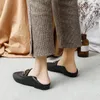 Designer fritidsskor Dam Män Läder Flats Mules broderade bi Horsebit loafers flicka platt med spänne stort Storlek 34-46 herr dam Med box Många färger i lager