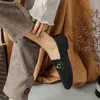 Tasarımcı rahat ayakkabılar Kadın Erkek Deri Daireler Katır işlemeli arı Horsebit loafer'lar kız düz toka ile büyük Boy 34-46 erkek kadın kutulu Stokta birçok renk