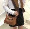 10A Diseñadores de lujos de calidad de primer nivel Bolso grande de 26 TC Bolso con solapa hecho a mano de cuero real con correa Crossbody Hombro acolchado Bolsos negros