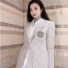 Женщины моды Женщины -дизайнерские дизайнерские одежды Blazer IV Badge Spring New выпущенные топы E141