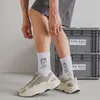 Herren Socken Herbst Winter Männer Frauen Trend Schwarz Und Weiß Persönlichkeit Cartoon Graffiti Anime College Stil Baumwolle Paar Gedruckt