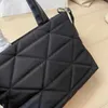 Bolso de marca de lujo para mujer Bolso de un solo hombro Nueva moda Ocio Tres en uno Embalaje multifuncional Bolso sesgado de nailon Fabricantes Ventas directas