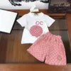 23 高級デザイナー服セット子供 Tシャツピンクキャメルモノグラムショートファッション英国ファッションブランド夏の子供の宝物と女の子綿ツーピース