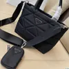 Bolso de marca de lujo para mujer Bolso de un solo hombro Nueva moda Ocio Tres en uno Embalaje multifuncional Bolso sesgado de nailon Fabricantes Ventas directas