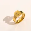 Luxury Jewelry Designer Artikel Rings Women Love Charms Wedding Supplies 18k Gold Plated Rostfri Steel Ring Fine Finger Ring ZG1202