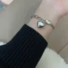 Charme Armbänder Stereoskopisches Herz Auf Hand Für Frauen Feine Koreanische Mode Schmuck Frau Drop 2022 Verkauf Produkte