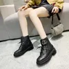 Botas acolchoadas de motocicleta Militar Branca branca de couro preto Botte feminina Lace Up Buckle Booties Tamanho 35-40