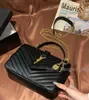 Cadenas de alta calidad Doble solapa Mediana cruzada Cuerpo Bolsos de hombro Señoras Clásico Diagonal Rayas Acolchado Tote Bag Moda femenina Bolsos pequeños 111422H