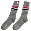 Fashion Casual Sock Japanese Japanese New Style Western Style Socks Kvinnliga andningsbara svett absorberar fyra säsonger Randiga bomullsknä Högstrumpor