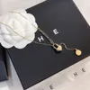 Colar de Pingente de Amor Exclusivo Feminino Colar de Designer de Luxo Clássico Acessórios de Jóias Premium Marca de Moda Popular Presente Requintado Banhado a Ouro 18k