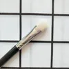 Över hela Shader Makeup Brush 222 - Stor basögonskugga Konturering Höjdpunkt Kosmetikborste Blandning Skönhetsverktyg