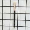 Över hela Shader Makeup Brush 222 - Stor basögonskugga Konturering Höjdpunkt Kosmetikborste Blandning Skönhetsverktyg