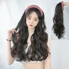 Kvinnors hår peruker spets syntetiskt sommarband peruk ett netto rött mode ull lockigt långt hår halv mössa