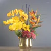 Dekorative Blumen, goldenes Keramikbecken, Phalaenopsis-Blumendekoration, Topf, künstliches Wohnzimmer, Esstisch, Kunst