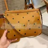 Sac à main fourre-tout de luxe Sacs de magasin Sac à bandoulière pour femme à bandoulière rose Designers Sac hobo Grande capacité Pochette à poignée supérieure Sac à main en cuir véritable Sac de voyage de week-end