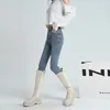冬の新しい温かいジーンズフリース女性服スキニー4色パンツ太いフリース弾性スリムデニムズボンファッション