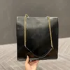 Lyxdesigner totes väska mode axelpåsar läder handväska kvinnor pochette lady shopping crossbody guld kedja handväskor stora kapacitet plånböcker reser 2 stilar