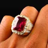 Wspaniały męski Big Red Stone Pierścień Moda 18KT Pierścień wypełniony żółtym złotem Vintage Wedding Pierścienie zaręczynowe dla mężczyzn283i7559594