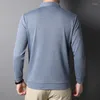 남자 스웨터 럭스 니트 남자 2023 년 도착 패션 패션 가짜 두 칼라 스트라이프 남성 디자이너 점퍼 스웨터 대학 풀 오버