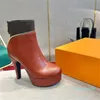 Дизайнер -Thete Soled Angle Boots Гладкая телячья ткань Античный цвет, соответствующий высоким каблукам, ботинок