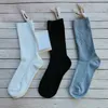 Neue Vier Jahreszeiten Doppel Nadel Trendy Socke Tuch Label Einfache Weibliche Mittleren Rohr Socken Baumwolle Sport Atmungsaktiv