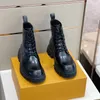 Homem martin botas curtas cintur￣o fivela de fivela de metal masculino sapatos cl￡ssicos de abelha grossa designer de couro de salto alto bota de diamante de diamante grande 39-45 -n069