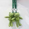 Porte-clés 2021 New Ugly Smiley Face Grenouille En Peluche Poupée Porte-clés Pendentif Personnalisé Mignon Grenouilles Vertes Animal Porte-clés Sac Ornements En Gros T220909