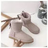 2023 Catwalk style Stivali da neve fashion uggitys Big Bowknot Design Stivaletti medi per donna luxury brand uggie Scarpe invernali calde Wggs Stivali di lana