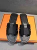 Famosas de chinelos de praia sandálias clássicas de salto plano designer de verão flops de couro ladra slides femininos sapatos de hotel banheiros sandals sexy grandes 35-42 a01