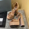 Triangle Button Sandals Rose Rose 11.5 سم في الكاحل الزخرفي البلوري مع منصة مقاومة للماء مفتوحة إصبع القدم الصيفي الصيفي المصمم صندل الحفلات فستان كامل