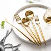 Servis uppsättningar Nordic Luxury Europe Metal Cutlery Set Återanvändbara redskap Kniv och gaffel Konstguld Sztucce Zestaw Home Decoration BK50CJ