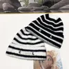 Designer Brand Luxury Beanie Cap för manliga och kvinnliga par Autumn and Winter New Loose Slim doft Fashion Stick Hat3721074