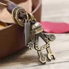 Schlüsselanhänger Neue Mode Marke Echtes Leder Punk Vintage Roboter Anhänger Schlüssel Ketten Legierung Roboter männer Leder Persönlichkeit Schmuck Großhandel T220909