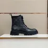 Homem martin botas curtas cintur￣o fivela de fivela de metal masculino sapatos cl￡ssicos de abelha grossa designer de couro de salto alto bota de diamante de diamante grande 39-45 -n069