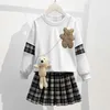 Kledingsets 2022 Babymeisjeskleding Set herfst veer cartoon beer kinderen gebreide zoete outfit kinderen top rok 2 pc's pak