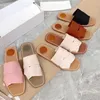 Women Slippers Sandals Beach Sliders Casual Slipper Shoes Luxurys Designers Woody Flat Mule Canvas Summer Rubber Woven Outdoor Peep Toe