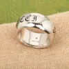 2022 جودة فاخرة S925 Silver Charm Bunk Band Ring Wide and Thin With Words mass لها ختم Box PS4386A