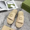 Designer Slipper de couro plataforma feminina plataforma de sand￡lia slides grossos de baixo g duplo g tapla de etiqueta de metal