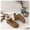 2023 Catwalk style Stivali da neve fashion uggitys Big Bowknot Design Stivaletti medi per donna luxury brand uggie Scarpe invernali calde Wggs Stivali di lana